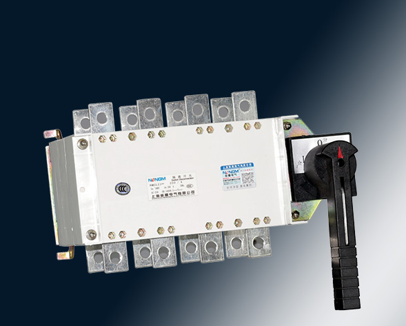 NMGLZ1-63A~3150A轉(zhuǎn)換隔離開(kāi)關(guān)（雙投開(kāi)關(guān)）上下組合運(yùn)用于兩條低壓電路切換或者兩個(gè)負(fù)載設(shè)備的轉(zhuǎn)換或安全隔離等?！?>
											NMGLZ1-63A~3150A轉(zhuǎn)換隔離開(kāi)關(guān)（雙投開(kāi)關(guān)）上下組合</a>
										</div>
										 
										<div   id=