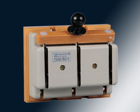 HD系列單投刀開(kāi)關(guān)、HS系列雙投刀開(kāi)關(guān)適用于交流50Hz、額定電壓400V、直流220V，額定電流至1500A的成套配電裝置中，用作手動(dòng)不頻繁接通與分?jǐn)嘟恢绷麟姟?>
											HD、HS開(kāi)啟式刀開(kāi)關(guān)</a>
										</div>
										 
										<div   id=